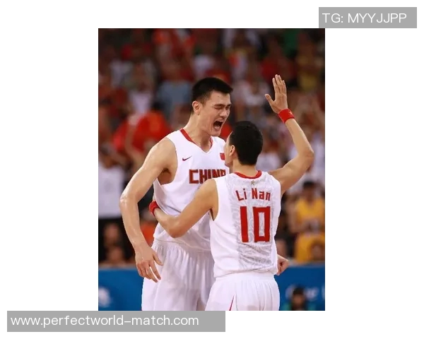 姚明对篮球的热爱与执着推动了中国篮球的崛起与发展