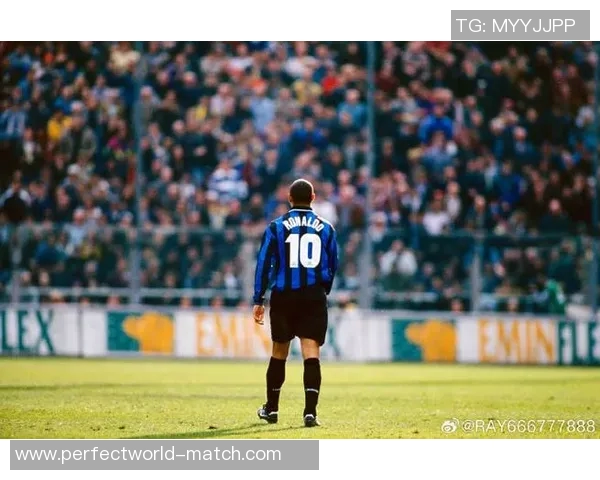 中超精彩对决国米大胜曼联点球大战点燃全场激情 中超精彩对决国米大胜曼联点球大战点燃全场激情