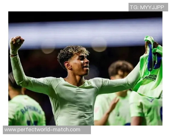 马竞逆转巴萨精彩绝伦乌龙球成比赛转折点引发全场狂欢 马竞逆转巴萨精彩绝伦乌龙球成比赛转折点引发全场狂欢