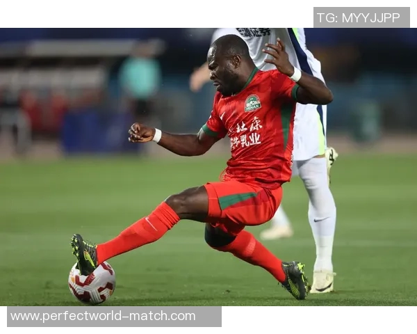 中超赛场惊现冷门莱比锡逆转里昂补时绝杀引发全场狂欢 中超赛场惊现冷门莱比锡逆转里昂补时绝杀引发全场狂欢